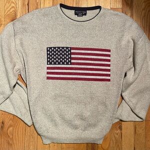 Roundtree & Yorke Gray Crewneck Sweater with American Flag